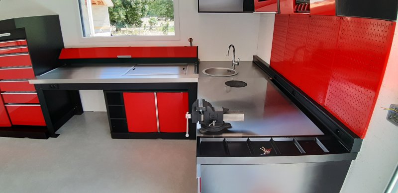 Ensemble rouge en L
