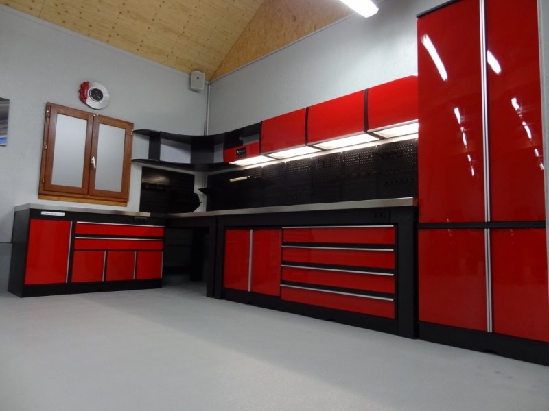 Ensemble Rouge 2  Intérieur de garage, Remodelage de garage, Design garage