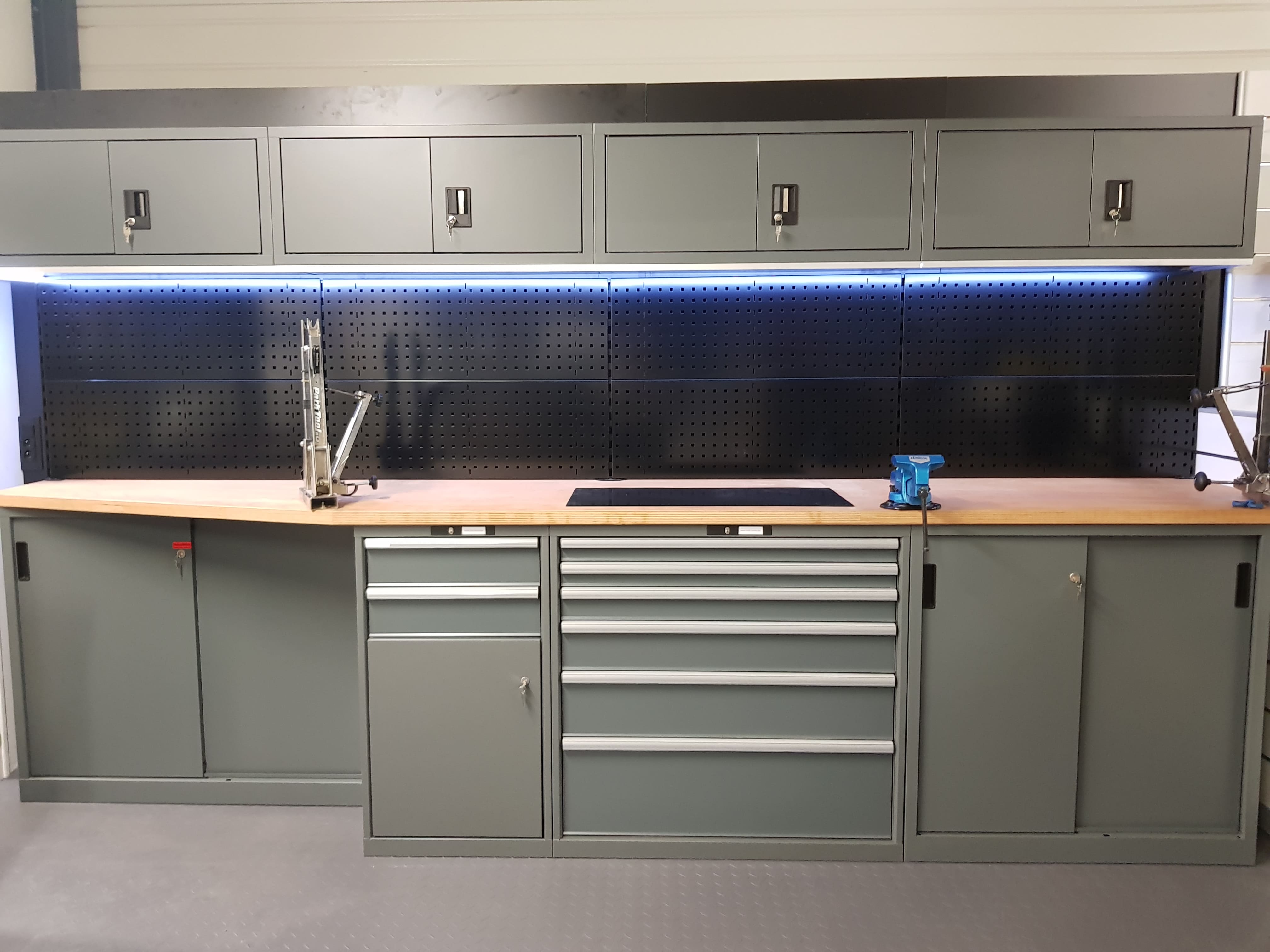 Layout, storage and customisation for garage